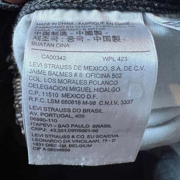 Levi’s Women’s Size 27 Black Distressed High Rise Straight Leg Buttonfly Jeans - Picture 6 of 8